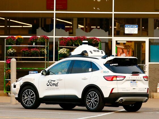 Walmart Teams With Ford, Argo to Launch Driverless Delivery Service