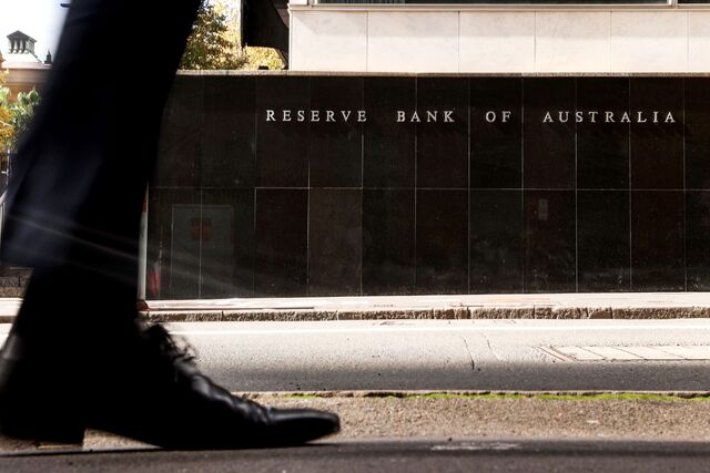 Australia’s Central Bank Breaks Ranks With Peers On Fallout Fear ...