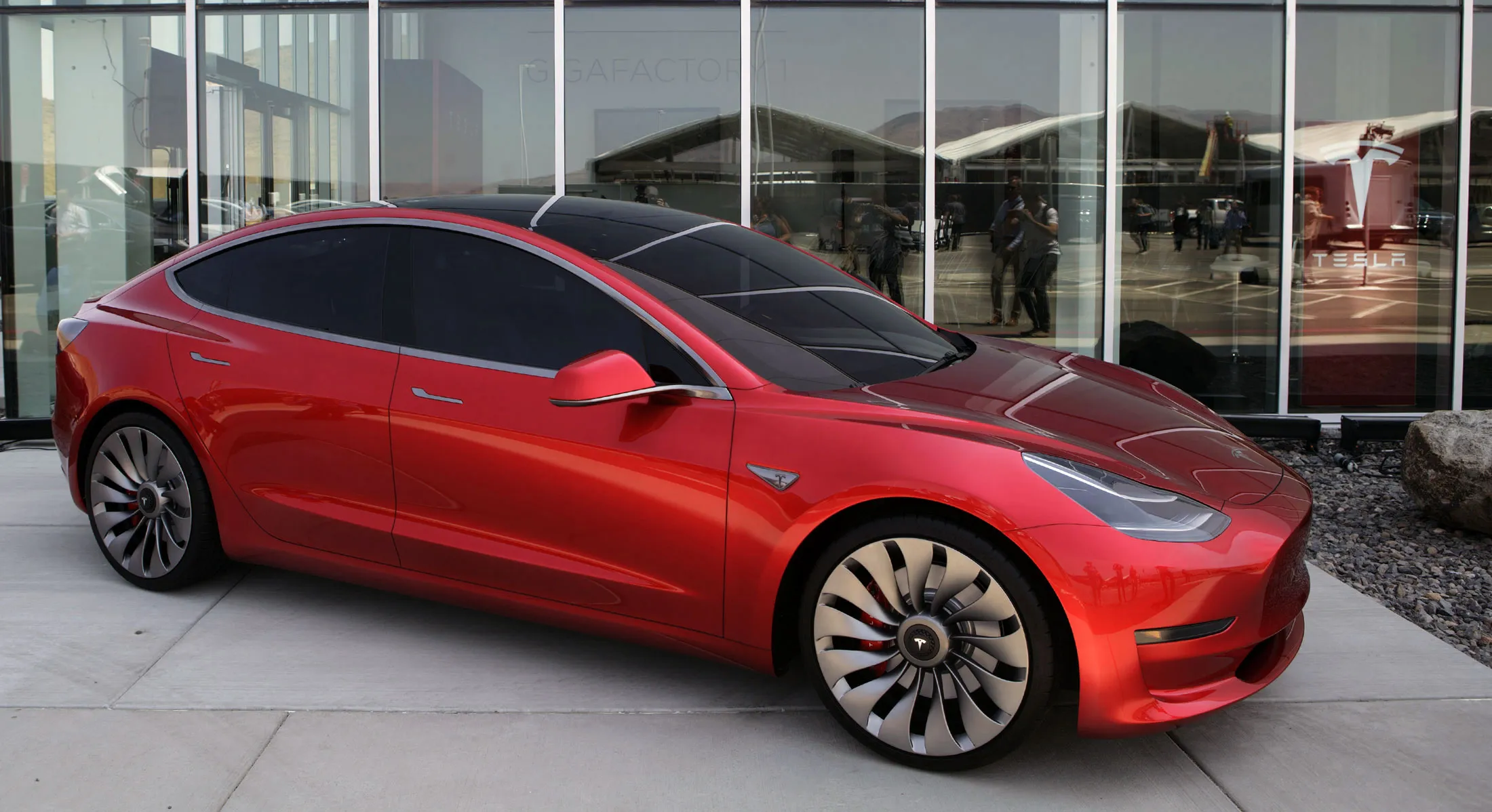 1472684498_manf_tesla37