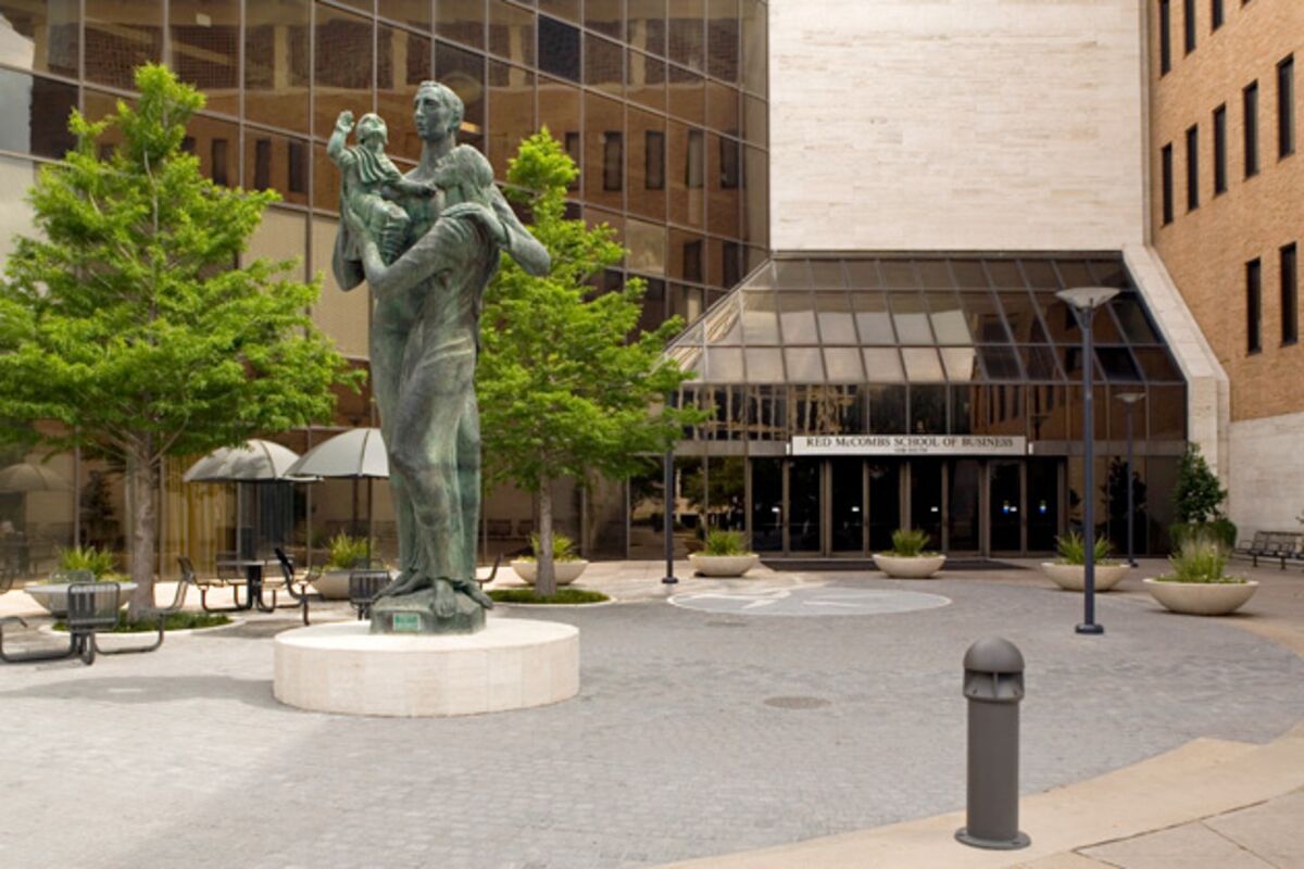 Banking and Energy Salaries Surge at Texas's McCombs School - Bloomberg
