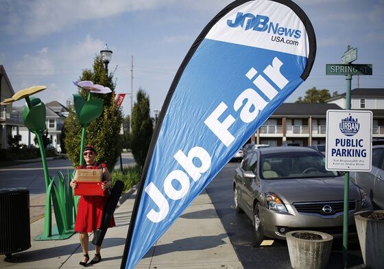 U.S. Jobless Claims Fell Last Week to Fresh Pandemic-Era Low