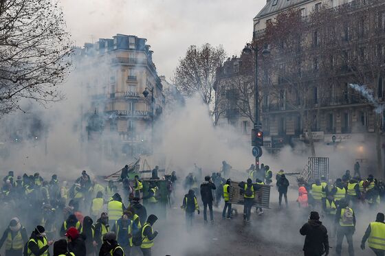 ‘Yellow Vest’ Protests in France Lead to More Than 100 Arrests