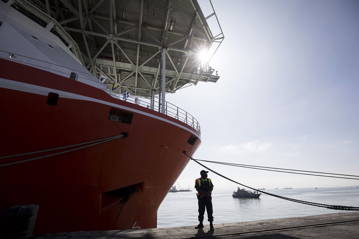 De Beers Vacuums Gem-Quality Diamonds From the Ocean Floor