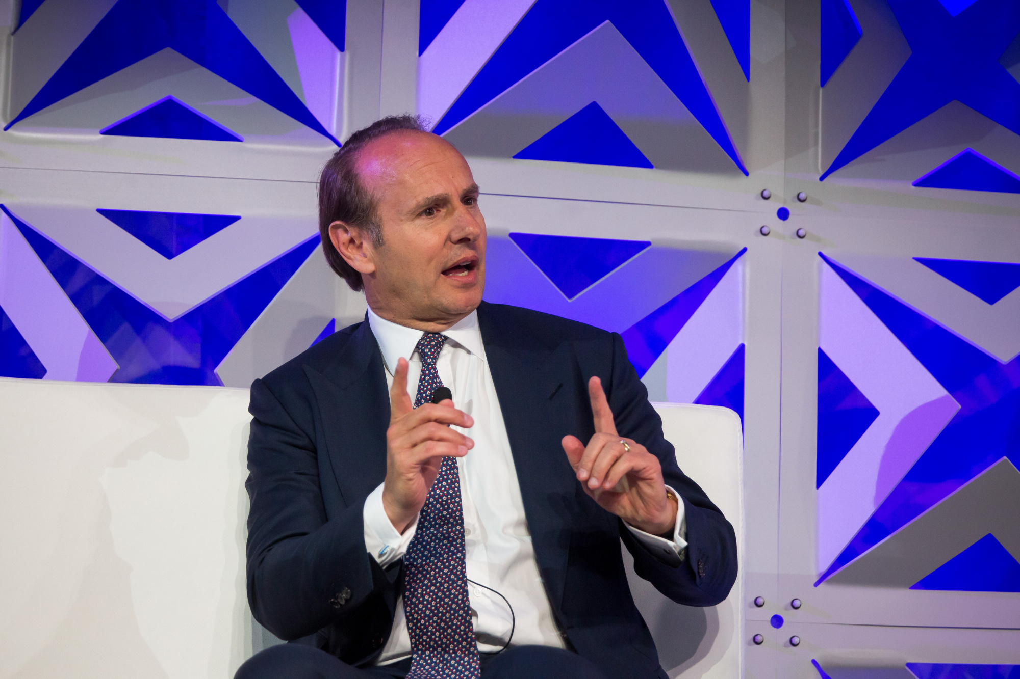 野村の投資銀行グローバル共同責任者、マクダーモット氏が退社へ Bloomberg