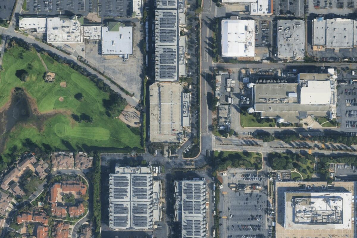 Hollywood Sci-Fi Lot Pitched as Site to Make Real Space-Age Weapons
