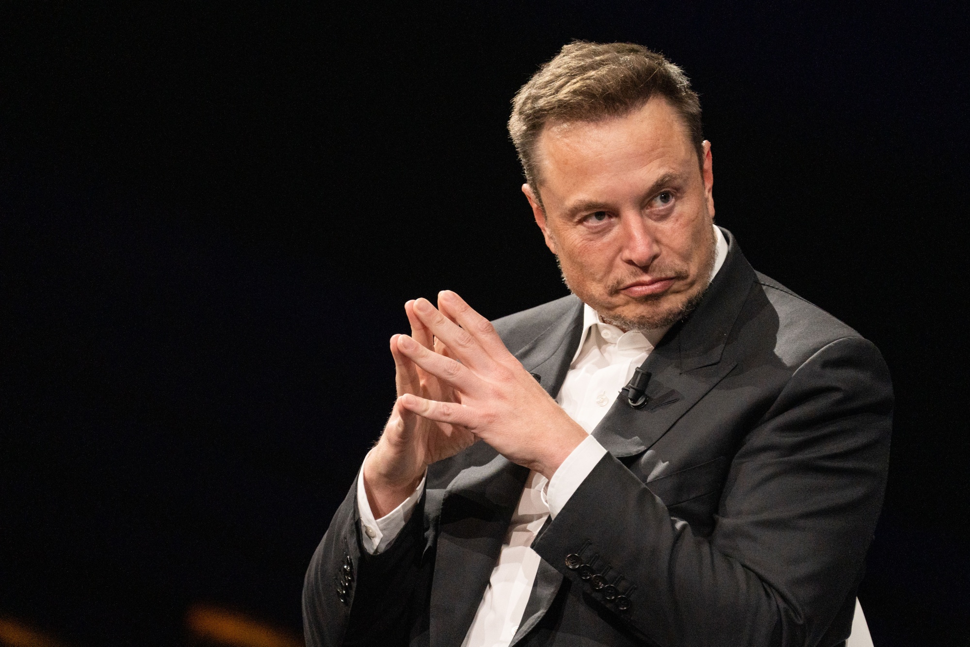Musk-Zuckerberg: Tesla Is Losing the Magnificent Seven Cage Fight