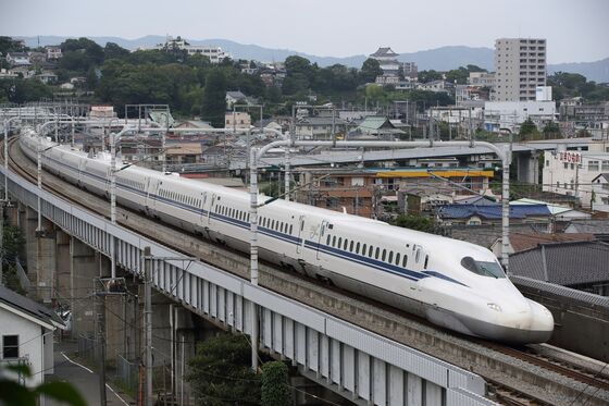 New Bullet Train Model ‘Supreme’ Hits Record Speed in Test Run