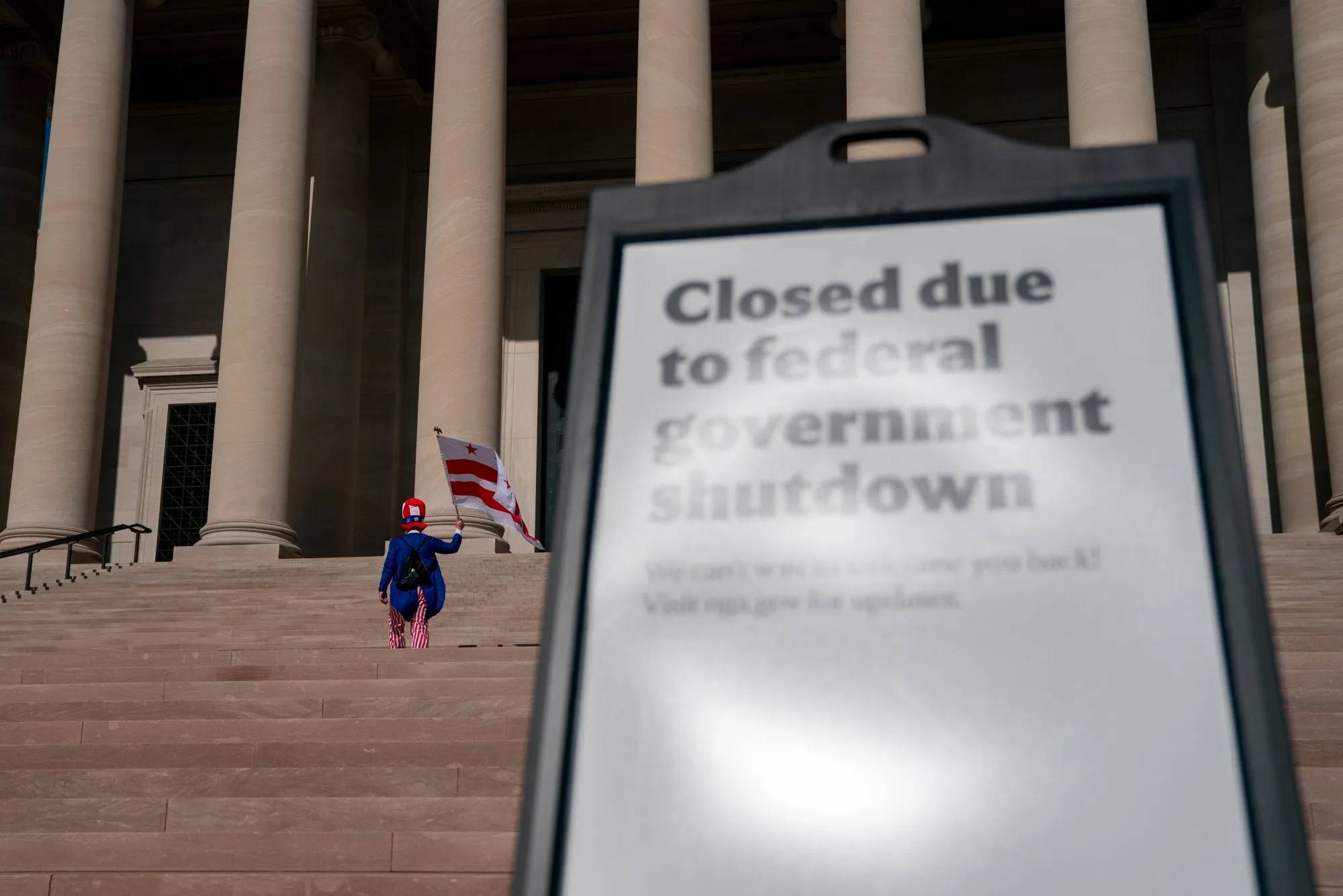 Government Shutdown Drags On; Democrats Talk With Crypto CEOs - Bloomberg