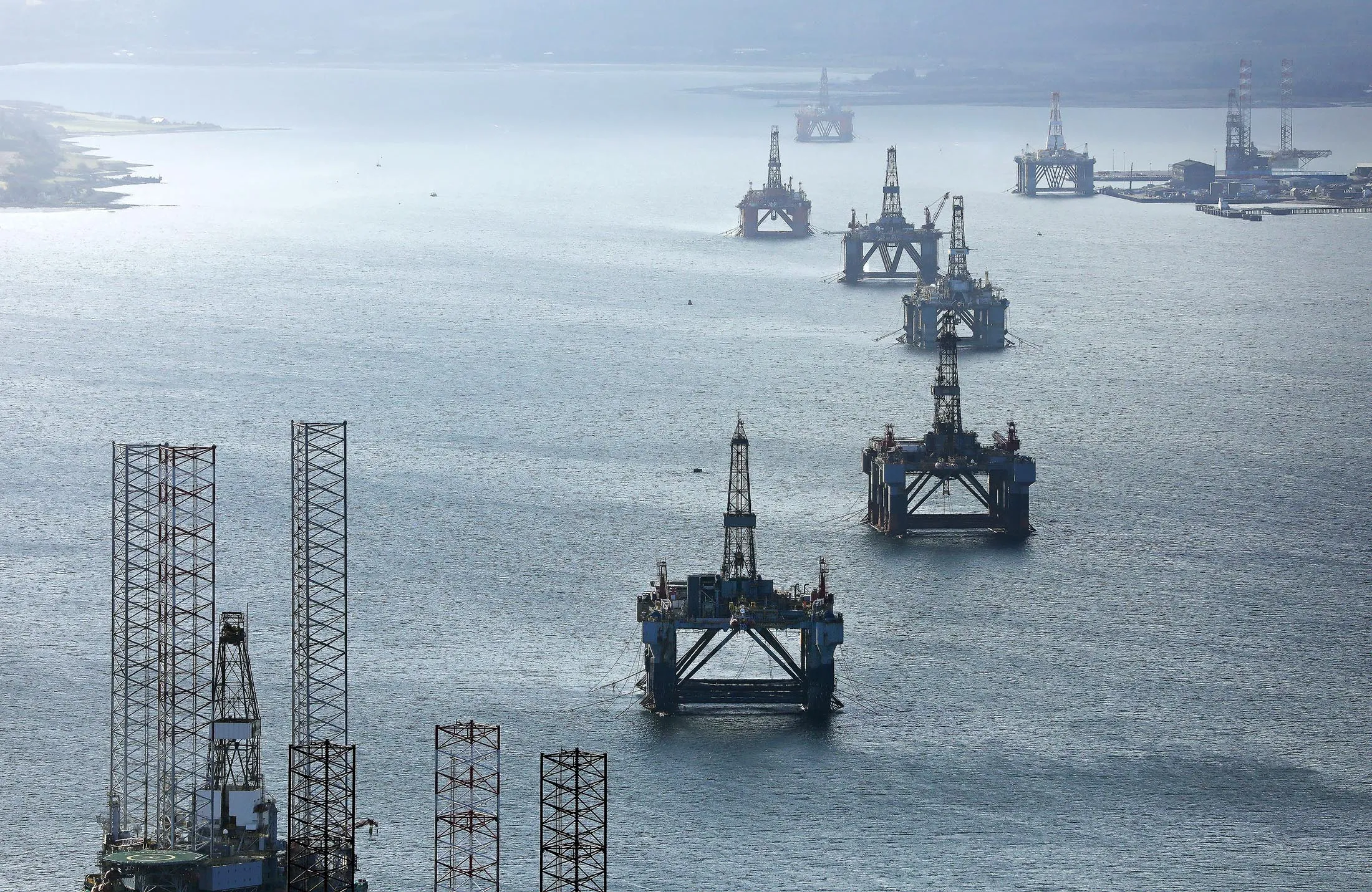 1492053881_UK North Sea Oil Rigs Energy