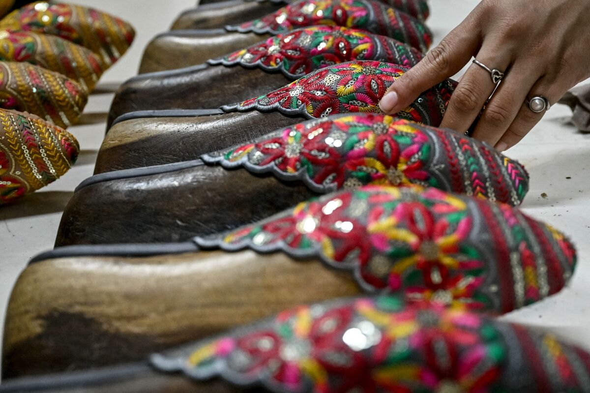 assets.bwbx.io image