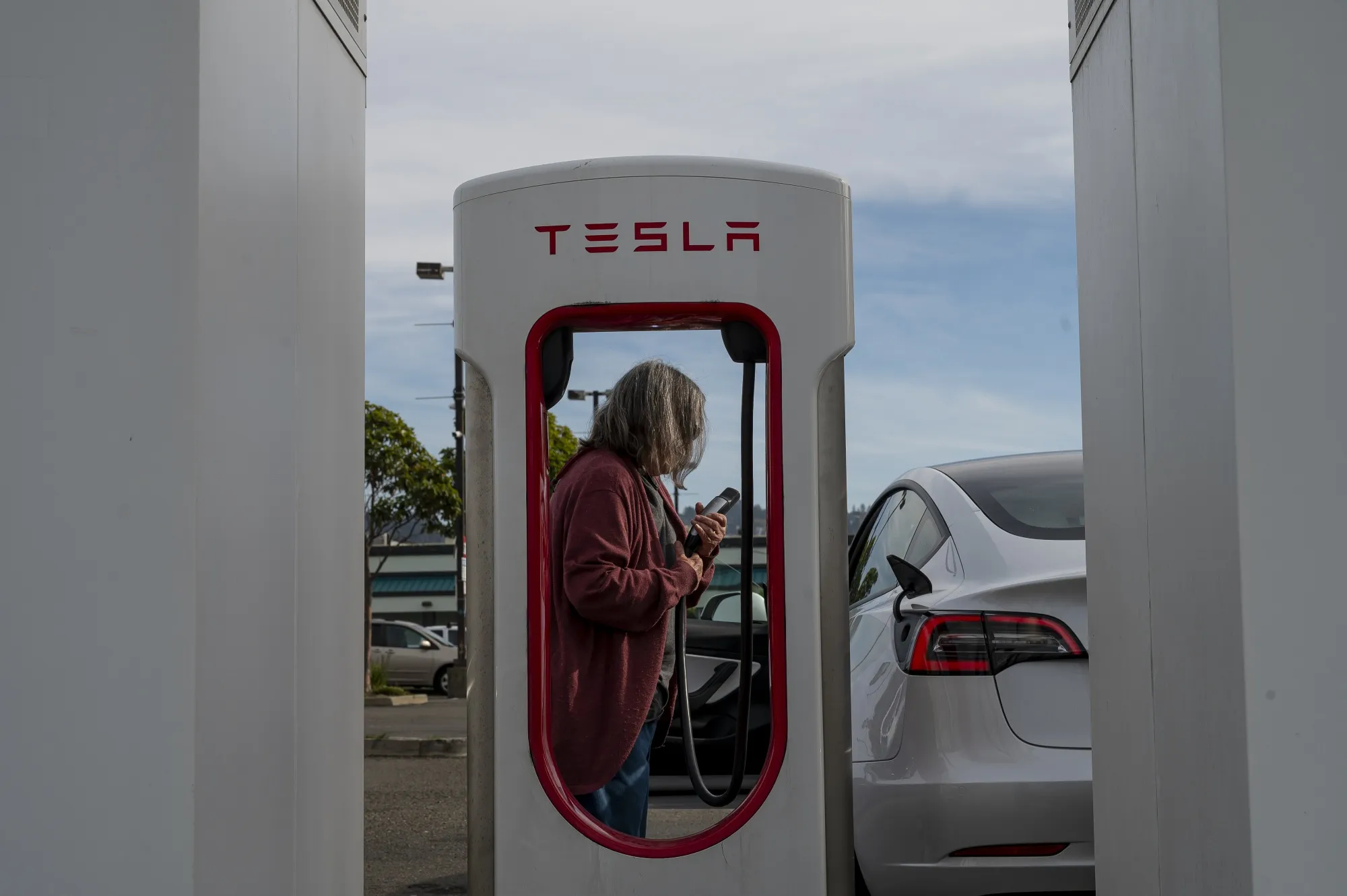 Tesla Has Been Slow to Make Its Chargers Accessible to Other EVs - Bloomberg