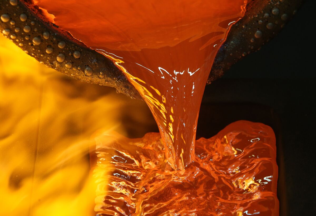 Bạc giữ gần mức đỉnh khi dữ liệu việc làm Mỹ tăng cường kỳ vọng cắt giảm lãi suất