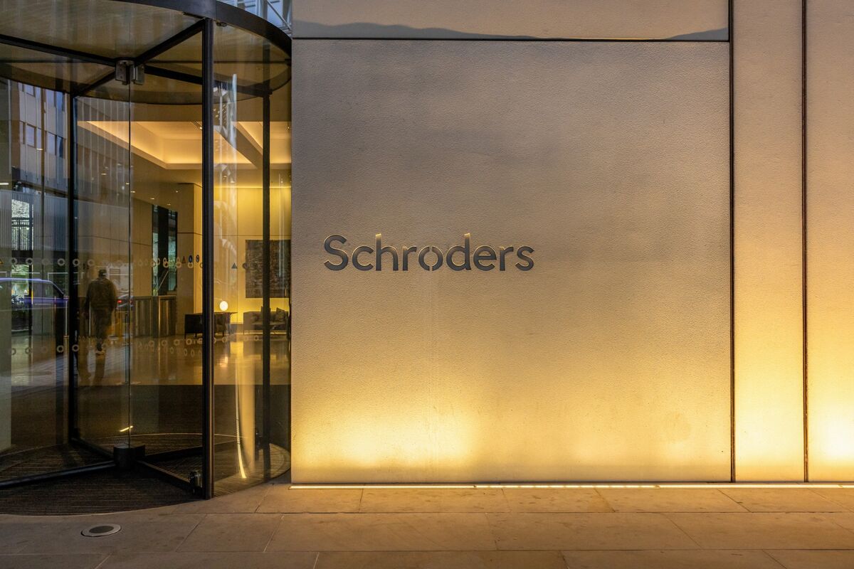 Nuveen Plans Dollar Bonds, Debut in Sterling for Schroders Deal