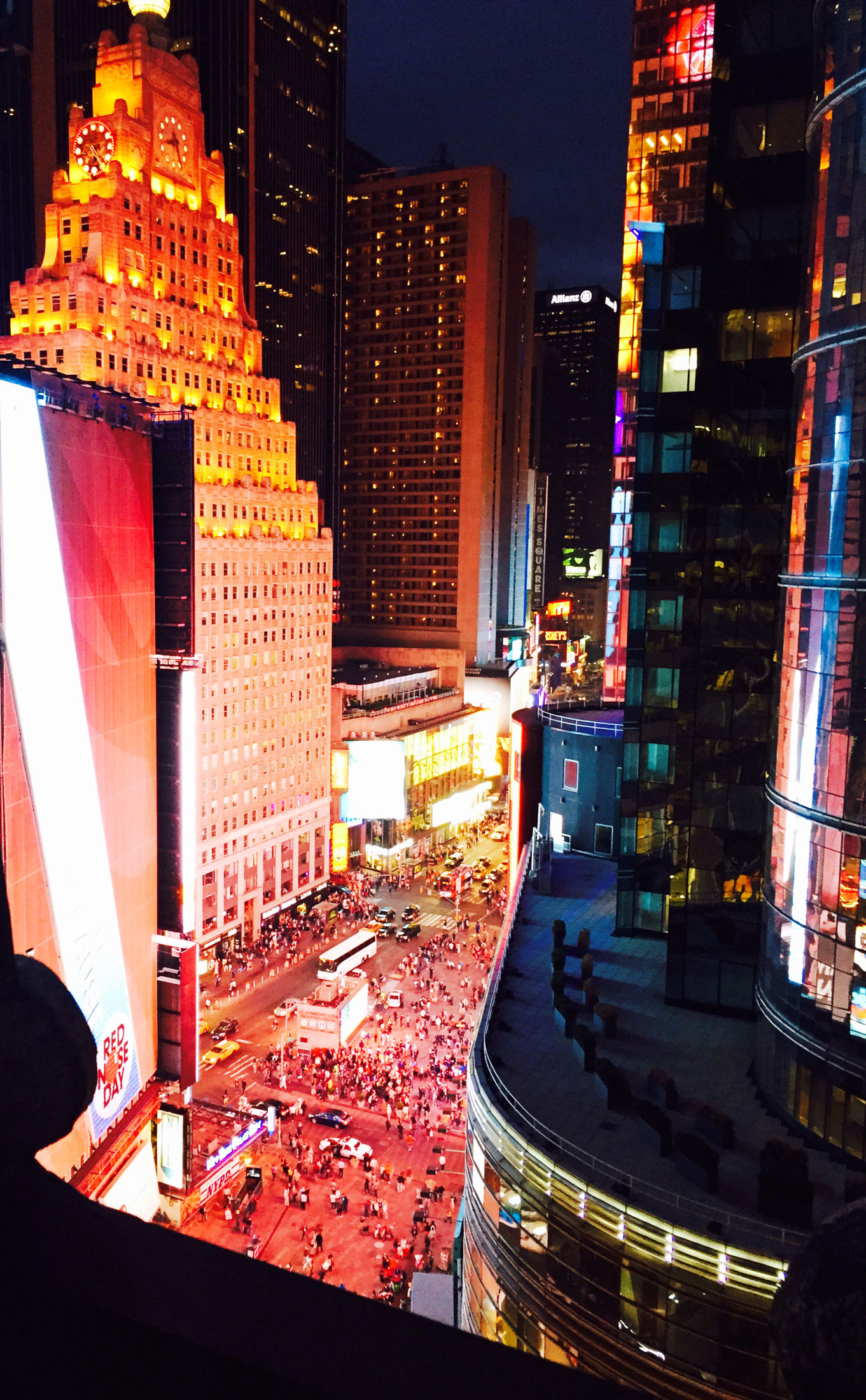 Exclusive First Look at the Only Rooftop Bar in Times Square Bloomberg