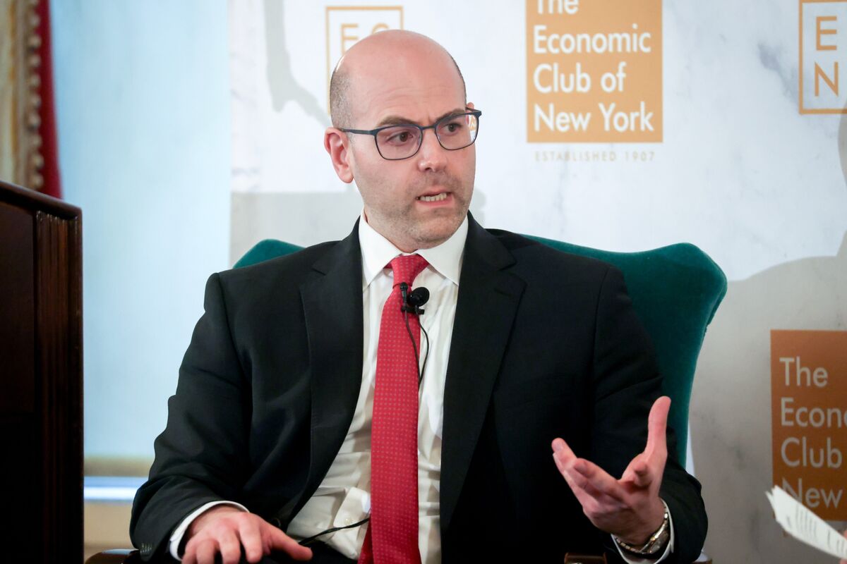 Summers Says Miran Gave Weakest Fed Governor Speech in Memory
