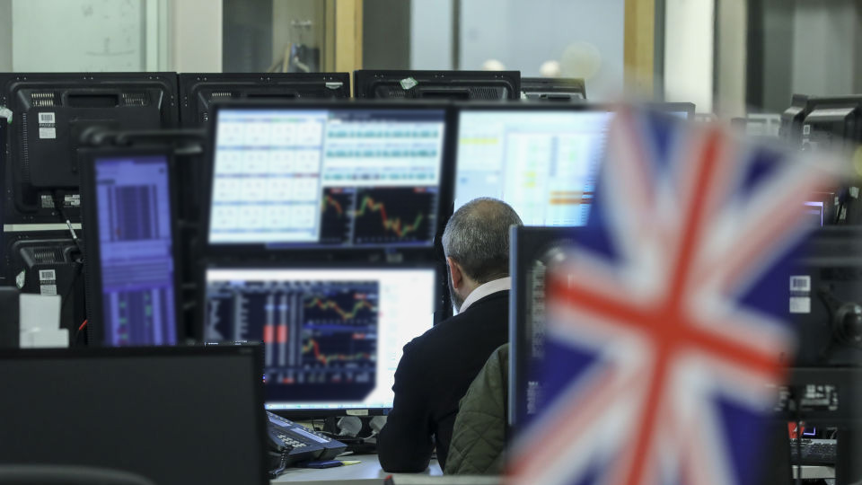 UK Markets Slide as Debt Angst Drives 30-Year Yield to 1998 High