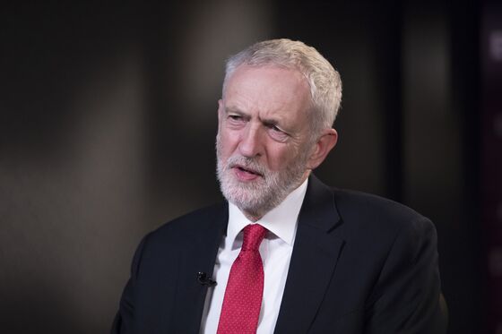 Labour Leader Corbyn Refuses Invitation to Trump State Banquet