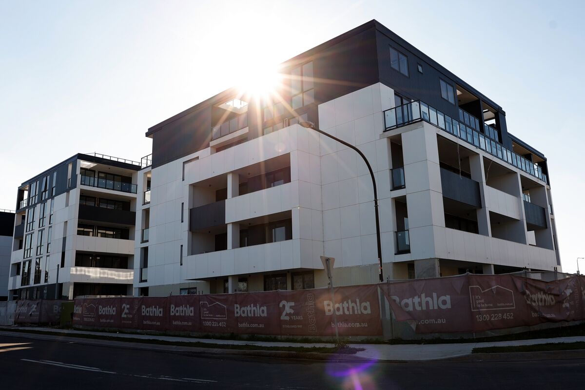 Bathla Yet to Get Short-Term Funding as Liquidation Risk Looms
