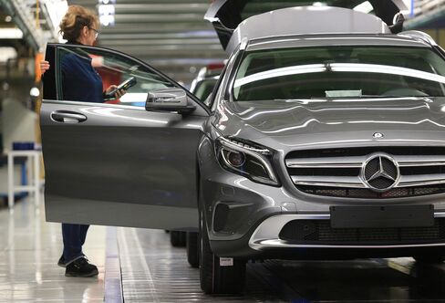 Volkswagen AG Chief Executive Officer Matthias Mueller Holds News Conference After Meeting Automobile Assembly Line Workers At VW Headquarters