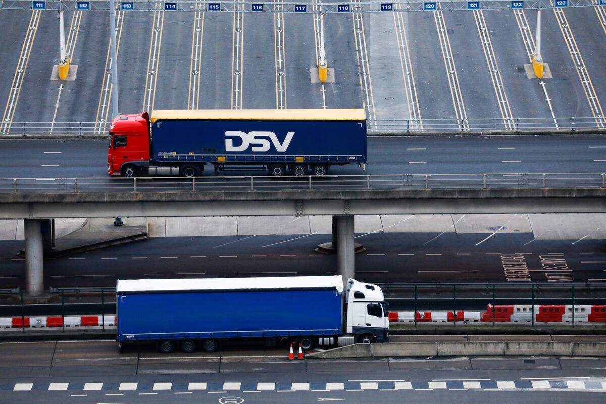 DSV Starts €5 Billion Share Sale to Finance DB Schenker Takeover