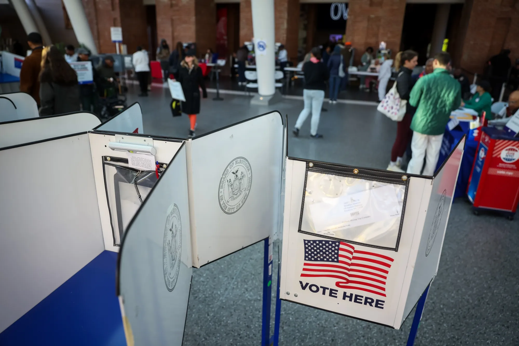 Dynamic First Midterm Democrat Midterm Sweep Seen Leading to Bond Rally, Markets Pulse Survey ...