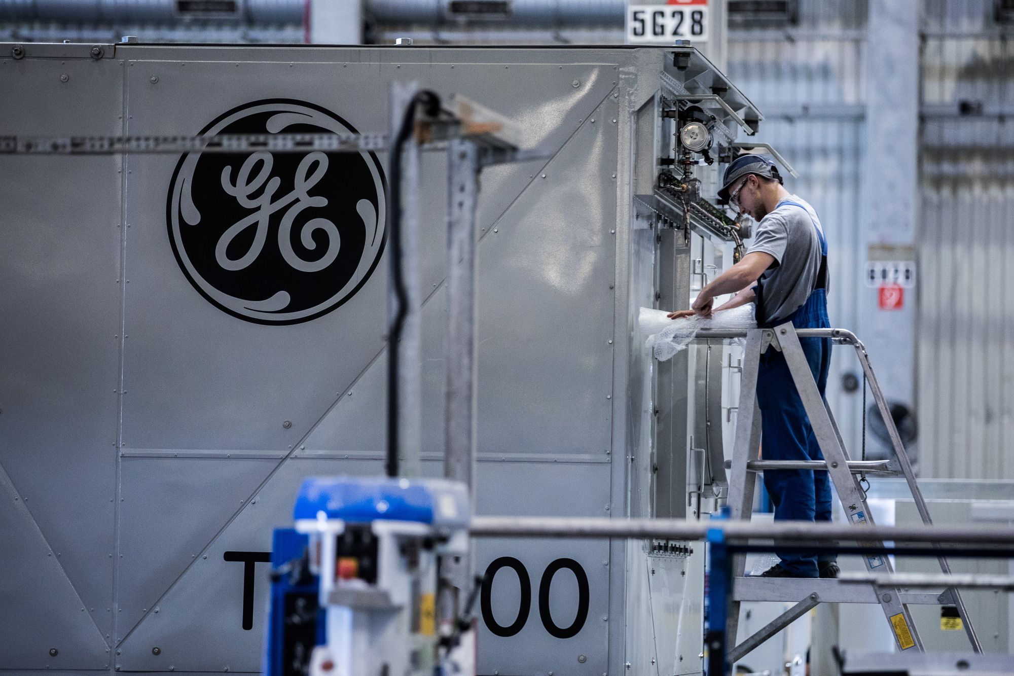 GE's NickelandDiming Included a Payroll Switch Bloomberg