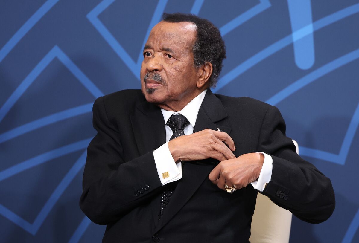 Cameroon’s Nonagenarian President Back From Private Trip to Lead Election Campaign