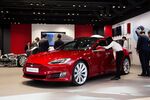 Tesla Motors Model S 90D