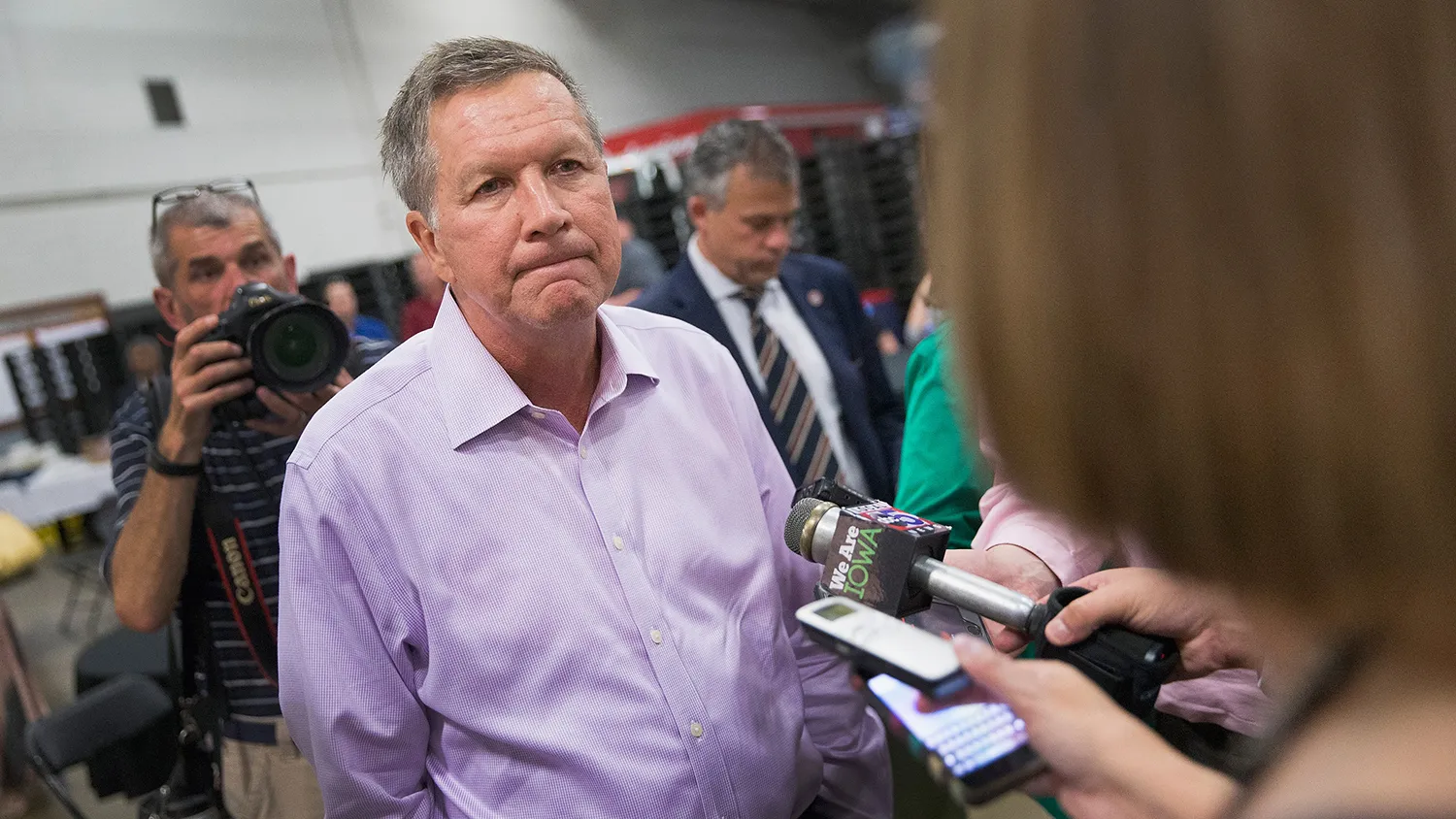 Ohio Governor John Kasich speaks to reporters on July 24, 2015, in Des Moines, Iowa.
