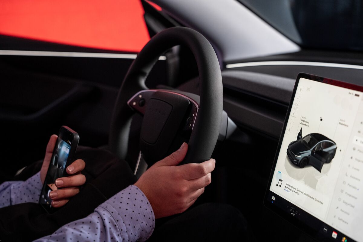 
                            Musk Says Tesla Nears AI5 Chip Tape Out, Starting Work on AI6