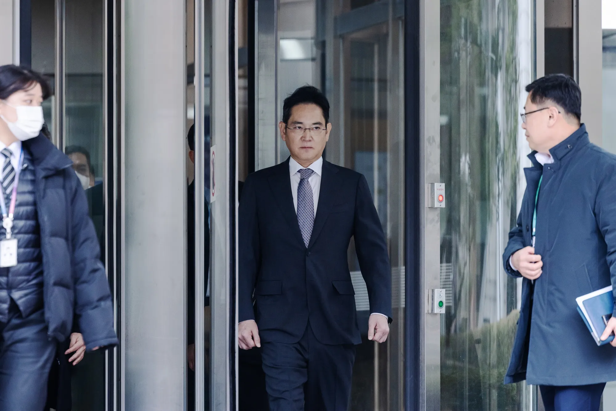 Jay Y. Lee departs Seoul Central District Court on Feb. 5.