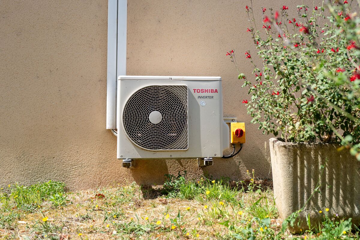 France’s Far Right Joins the Fray of Air Conditioning Politics