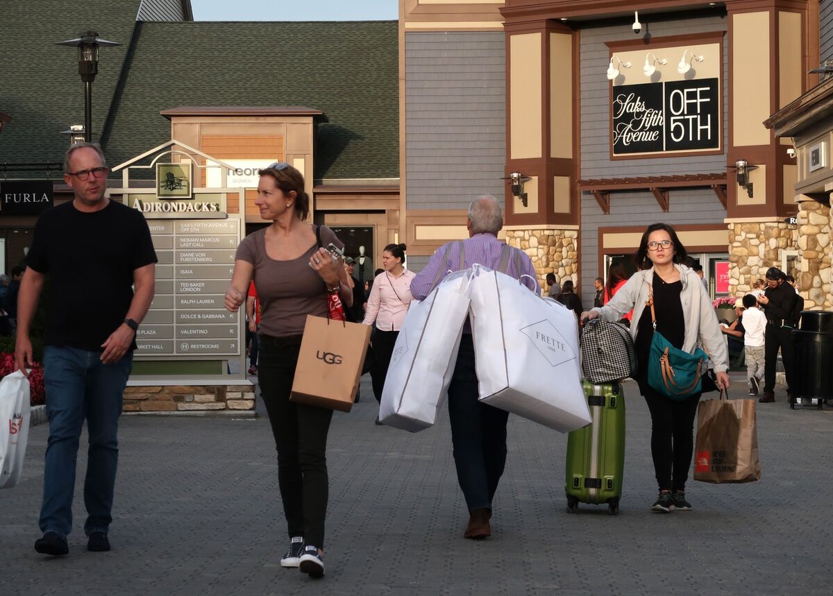 Saks Fights Simon Property to Keep Two Store Locations Open