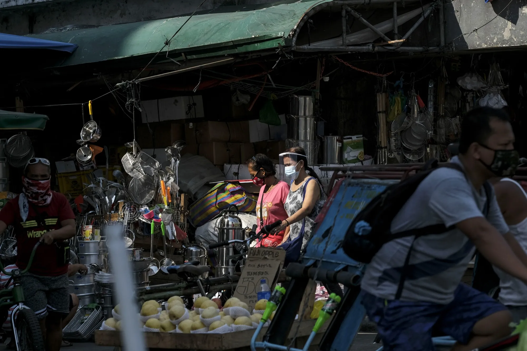 Philippine Capital May Return to Lockdown as Infections Rise