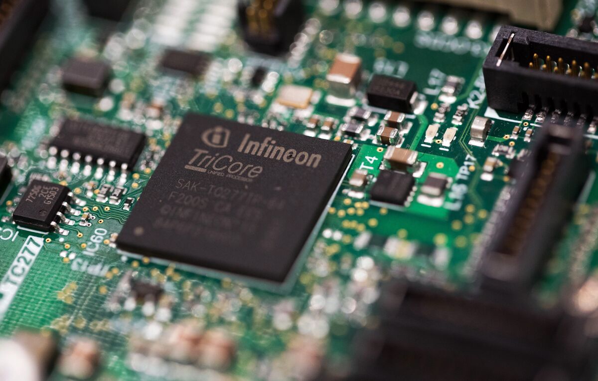 With Cypress Semiconductor Infineon Late to 200 Billion Party Bloomberg