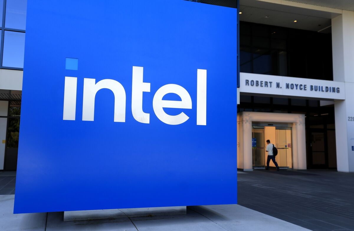 ⚫️ BLOOMBERG: "Possibile influenza degli Stati Uniti su Intel tramite partecipazione azionaria, secondo Gil Luria di D.A. Davidson"