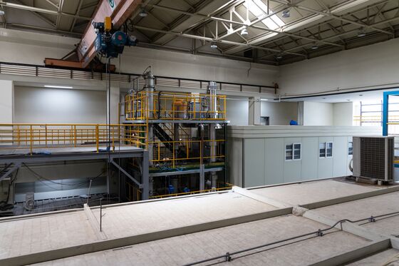 Inside the Lab Striving to Make Korea’s Worst Polluter Net-Zero