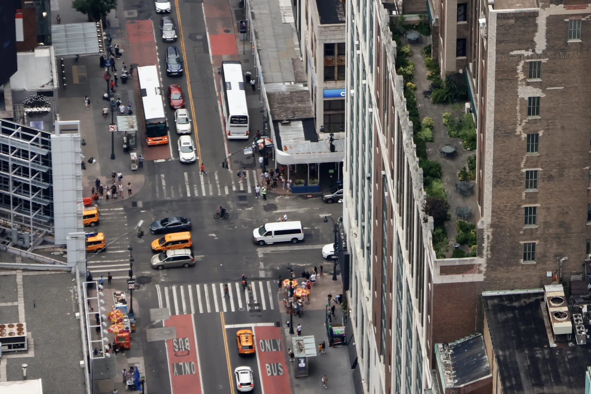 Traffic moves along 34th Street in 2023.&nbsp;