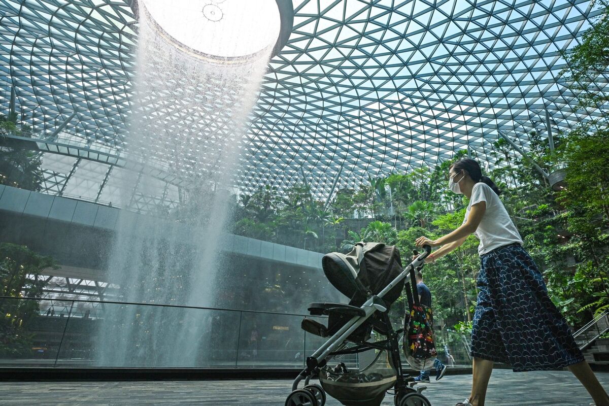 Singapore Pivots From Baby Incentives as Fertility Rate Hits Low