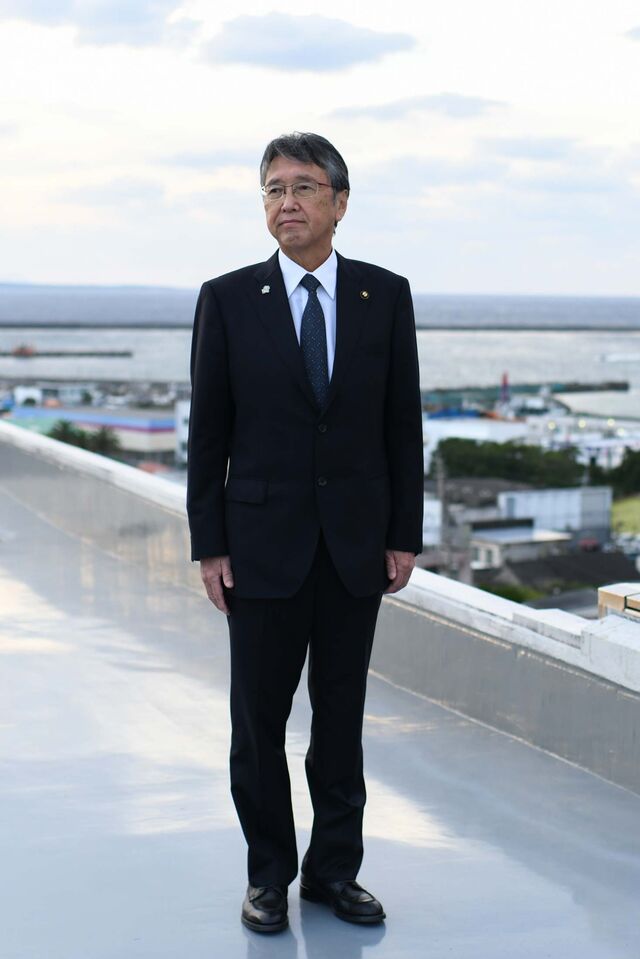 Shunsuke Yaita, the mayor of Nishinoomote, on the roof of city hall.