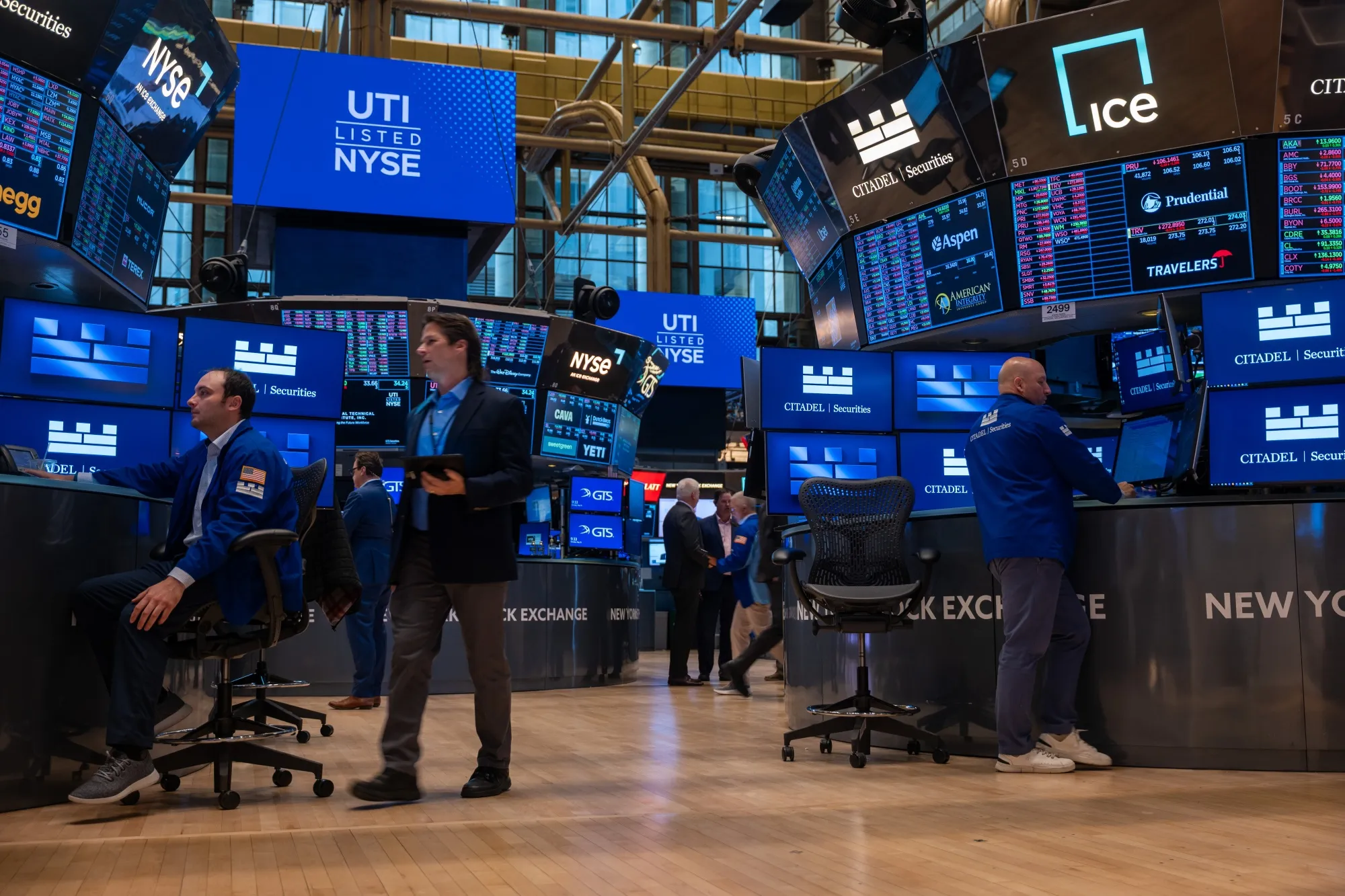 Us Traders US Stocks Drift Higher as Traders Eye US-China Trade Talks - Bloomberg