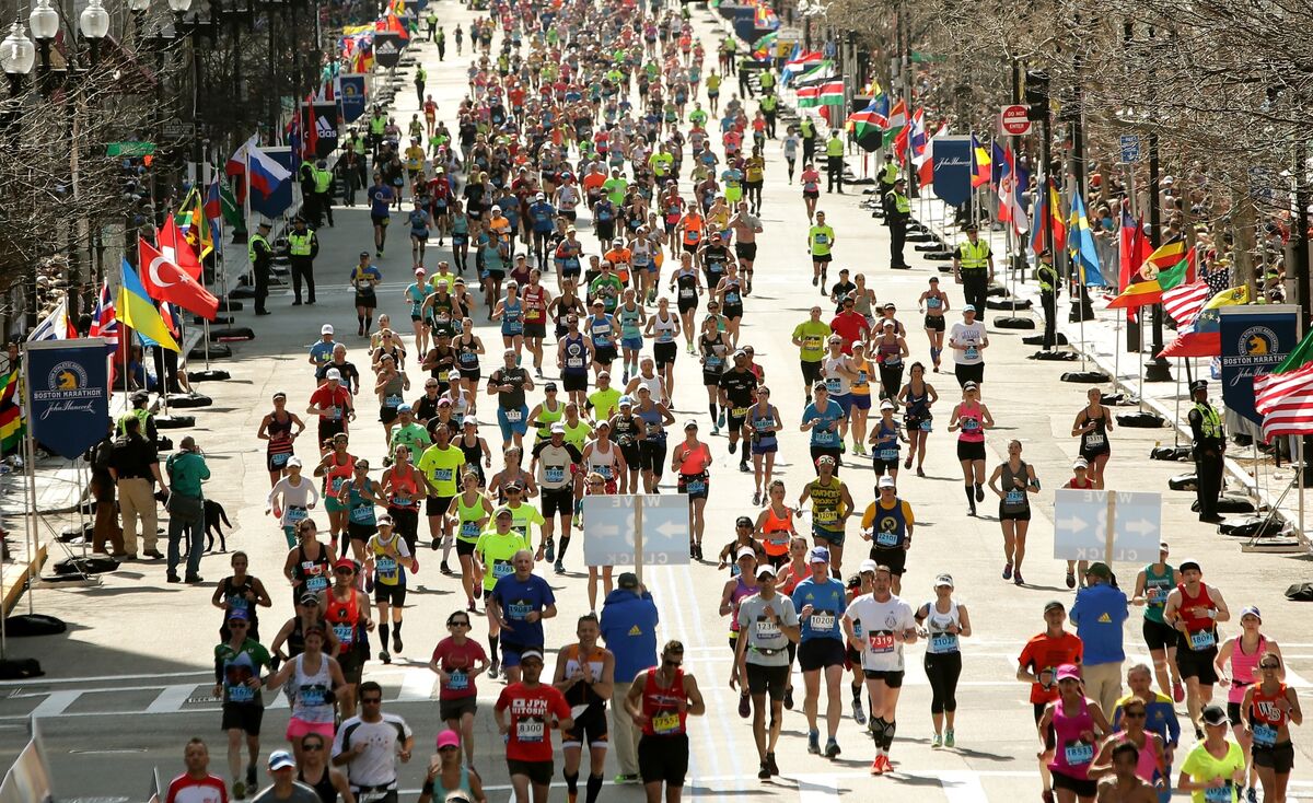 Boston Marathon Athletes Prepare for Rainy Run - Bloomberg