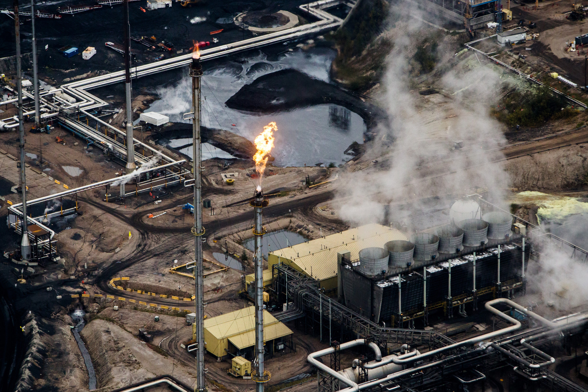 Canada's Oil production hits 4.59 MMbpd, 22,000 amidst pipeline bottlenecks