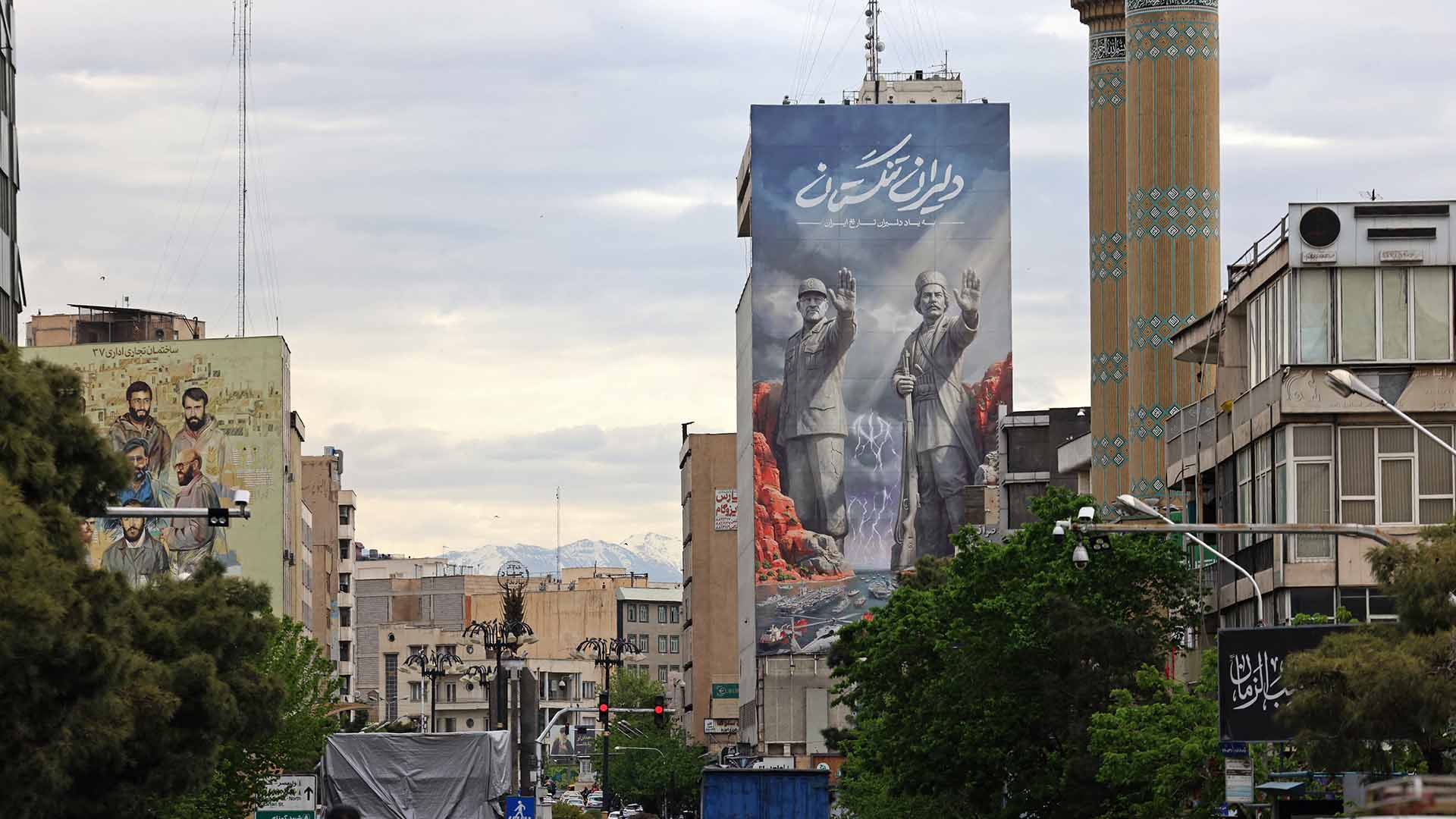 Joumanna Bercetche reports on the battle for Hormuz on Bloomberg TV.