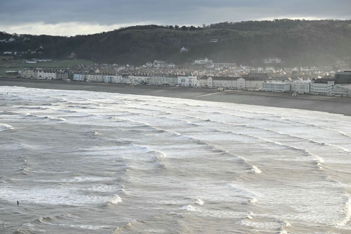 Met Office Issues 'Danger to Life' Amber Warning for Heavy Rain and ...