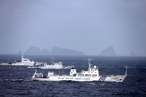 Japan-China Defense Officials to Meet as Island Tensions Flare