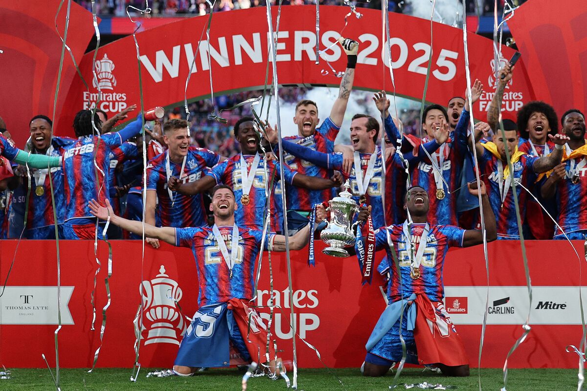 🟪"Il Crystal Palace festeggia il primo trofeo, ma l'Europa League resta un'incognita"