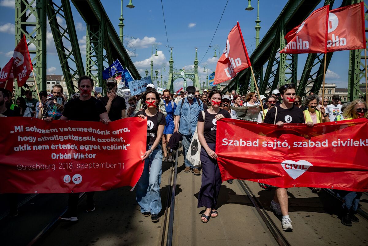 Hungary Faces Protests Over Bill Threatening Independent Media, NGOs