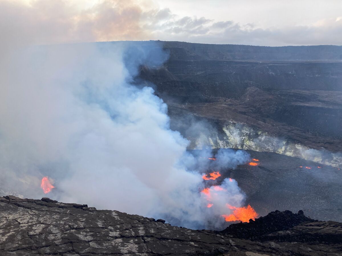 Hawaii's Kilauea Volcano on Big Island Erupts Within National Park ...