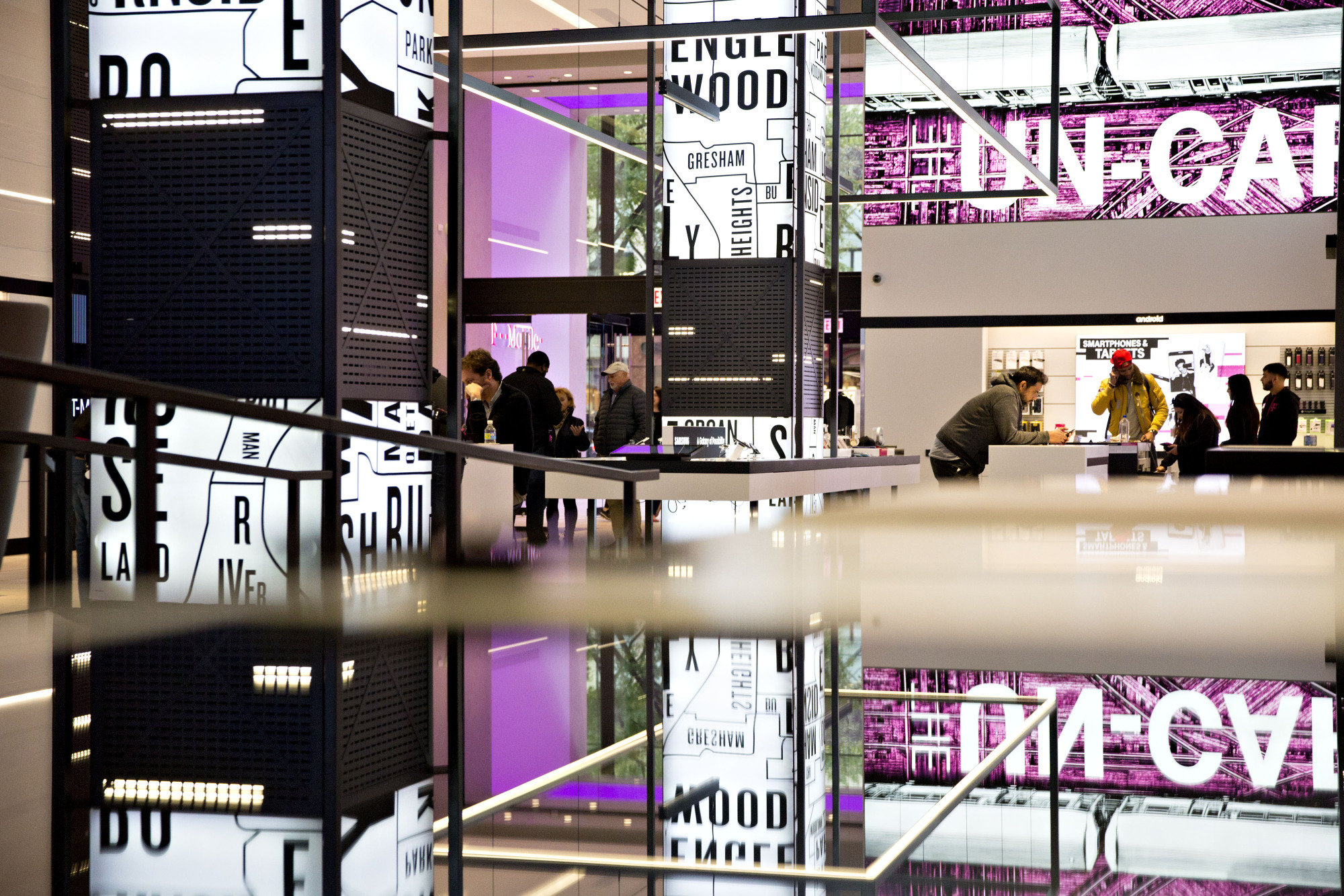 Inside A T-Mobile US Inc. Store Ahead Of Earnings Figures 